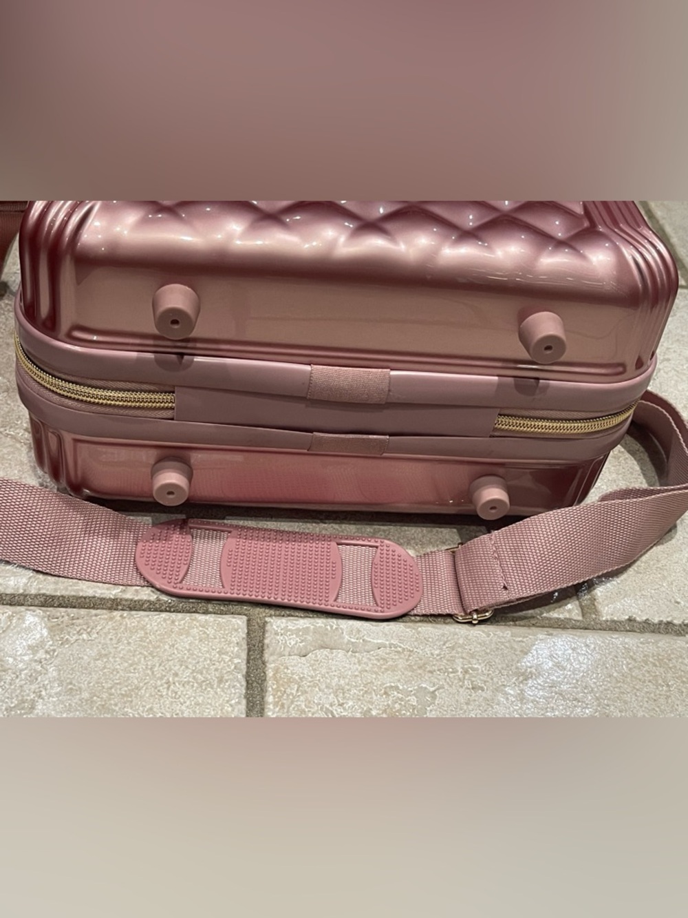 Triforce Hard Shell Travel Makeup Case in Rose Pink with Shoulder Strap NWT - Picture 4 of 8